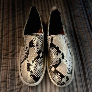 Snakeskin shoes